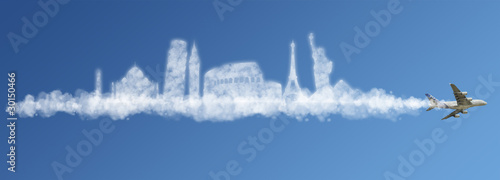 Foto: Travel the world clouds concept Travel the world clouds concept