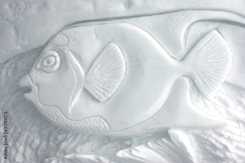 Photo: poisson sculpté dans la neige poisson sculpté dans la neige