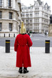 Foto: ceremonial soldier stands guard London 04-02-2011 ceremonial soldier stands guard London 04-02-2011