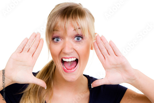 Photo: junge frau schreit laut junge frau schreit laut