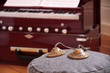 Harmonium und Klangschalen