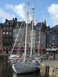 VOILIER DANS LE PORT DE HONFLEUR - CALVADOS