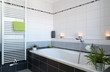 Modernes Badezimmer