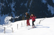 2 Skifahrer in weiter Schneelandschaft