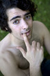 portrait modèle jeune homme beau mâle viril garçon charme
