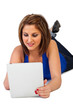 femme avec une tablette tactile