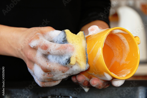 Photo: Washing dishes Washing dishes
