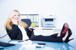 lässige frühstückspause im büro