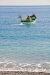 NOLI, RIVIERA LIGURE, PESCATORE INIZIA LA PESCA