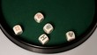 Würfelpoker: Kleine Strasse serviert