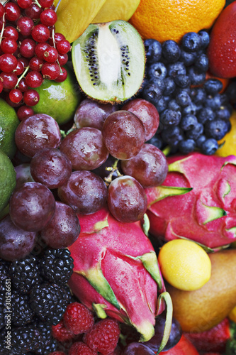 Foto: Variety of vibrant fruit Variety of vibrant fruit