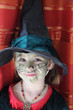Mädchen als Hexe zum Fasching