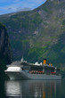 Foto: Cruise Ship Geiranger Fjord - Vertical Cruise Ship Geiranger Fjord - Vertical