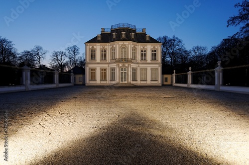 Foto: Nachtaufnahme Schloss Falkenlust Nachtaufnahme Schloss Falkenlust