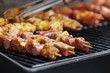 Fleischspiesse auf Grill