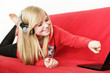 Teenager entspannt mit Musik