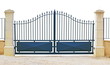 Portail métallique bleu