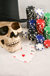Spielsucht - Totenkopf - Asse - Chips