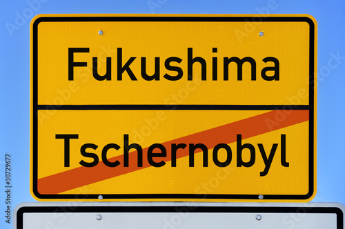 Ortsschild Fukushima - Tschernobyl