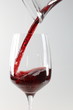 Rotwein einschenken
