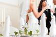 Hochzeitstisch auf einer Hochzeitsfeier
