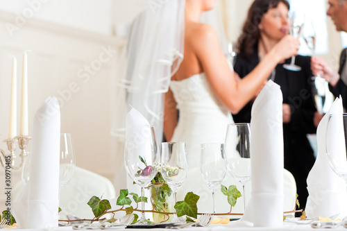 Foto: Hochzeitstisch auf einer Hochzeitsfeier Hochzeitstisch auf einer Hochzeitsfeier