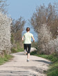 jogging nature-femme de dos-