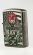 ����: Benzin-Feuerzeug US Army Navy stehend zugeklappt � Dolph #31124826