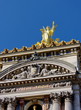 Statue dorée sur le toit de l'Opéra Garnier, Paris, France.