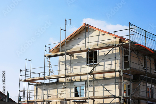 Photo: eingerüstetes neues Haus eingerüstetes neues Haus