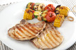 chuletas de cerdo con vegetales