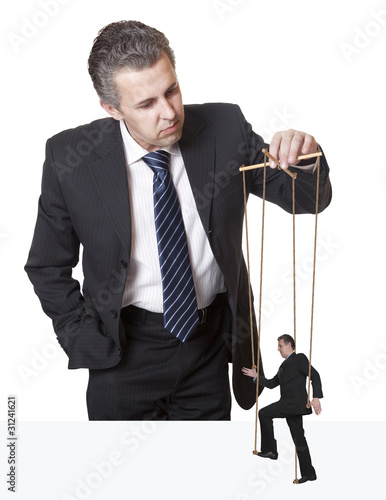 Foto: Puppeteer. Authority General Manager. Concept Puppeteer. Authority General Manager. Concept