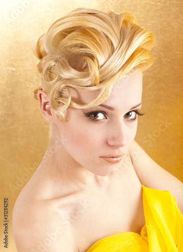 Foto: Young girl blonde hair Young girl blonde hair