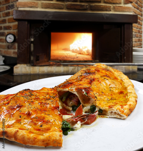 Photo: Calzone Calzone
