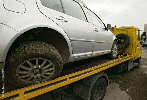 Photo: truck tow truck tow