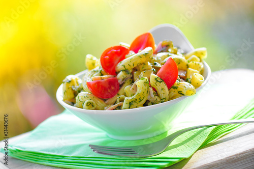 Foto: Nudelsalat mit Dill und Tomaten Nudelsalat mit Dill und Tomaten