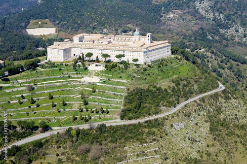 Foto: Monastero di montecasssino e cimitero polacco Monastero di montecasssino e cimitero polacco