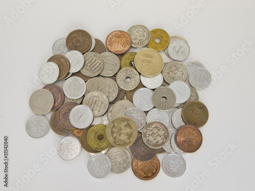 Photo: 山積みの日本の硬貨 山積みの日本の硬貨