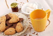 LATTE E BISCOTTI LATTE E BISCOTTI