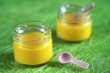 Pots crème panna cotta citron et cuillères