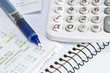 Calculadora doméstica y cuenta de la compra