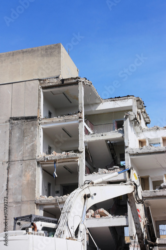 Photo: Abrisshaus & Bagger, Ausschnitt Abrisshaus & Bagger, Ausschnitt