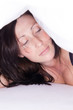 frau im bett