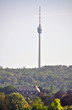 Stuttgarter Fernsehturm vor Amtssitz der Landesregierung