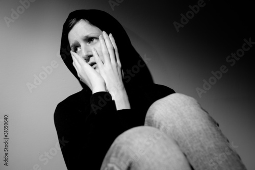 Foto: Young woman suffering from severe depression Young woman suffering from severe depression