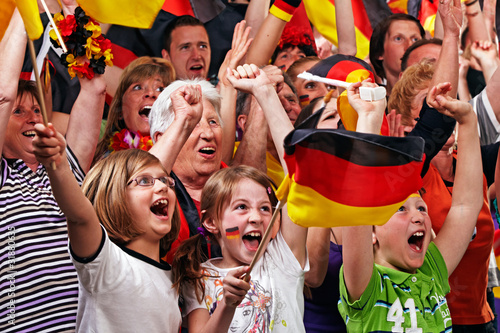 Foto: young and aged german soccer fans young and aged german soccer fans