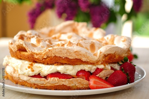 Photo: Erdbeer-Sahne-Torte Erdbeer-Sahne-Torte