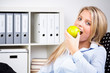 Foto: mittagspause im büro mittagspause im büro