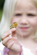enfant et papillon