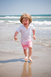 enfant à la plage